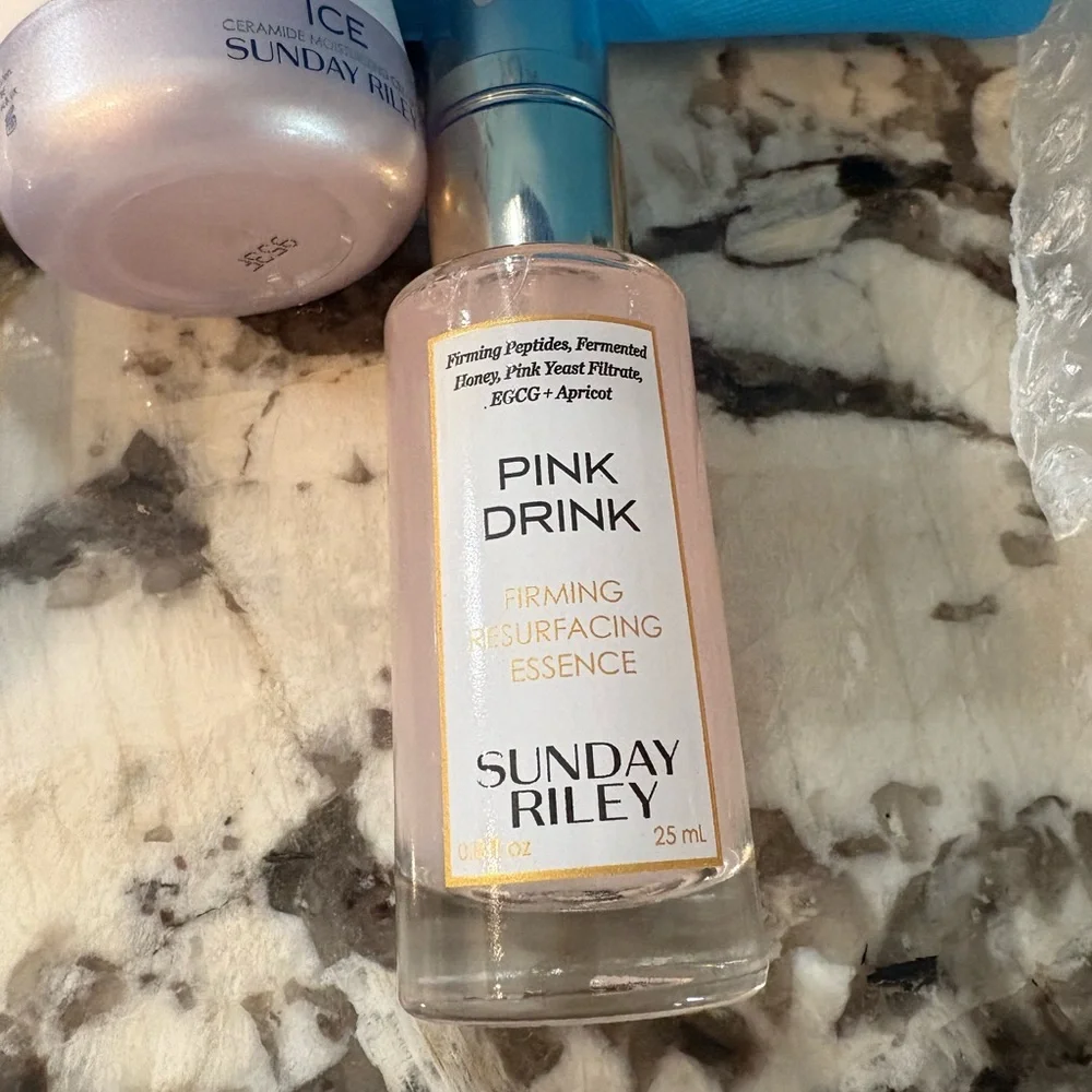 Sunday Riley Travel Kit - Picture 3 of 9